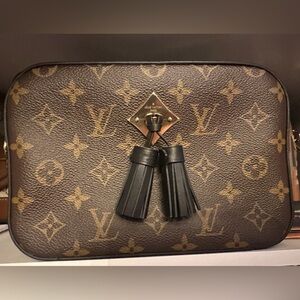 Louis Vuitton Saintonge Handbag- EXCELLENT CONDITION